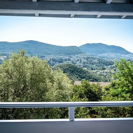 Petrinο Katochori Katokhorion (Lefkada)