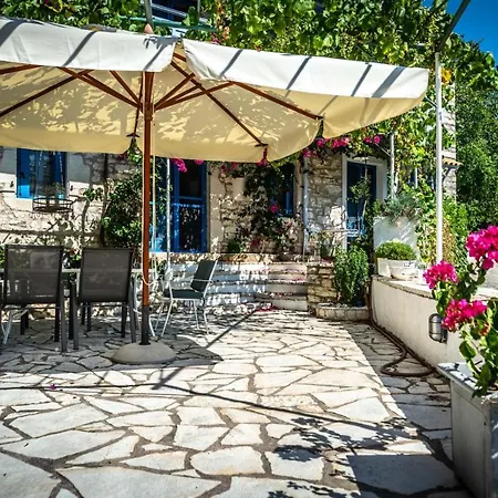 Petrinο Katochori *